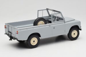 Land Rover Series II 109 Pickup Gris MCG 1:18 MCG18092 Métal — image 2 sur 6