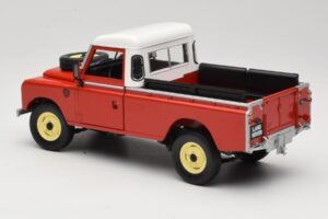 Land Rover Series I 109 Pickup Rouge Eagle Collectibles 1:18 440500 Métal — image 7 sur 8