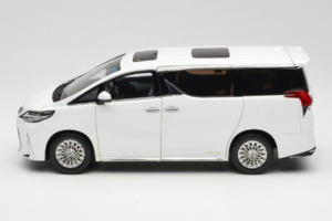 Lexus LM300h White Pearl Kyosho 1:18 08963WP Métal — image 4 sur 8