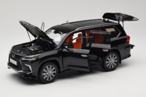 Lexus LX570 J200 Noir LCD 1:18 LCD18010-BL Métal — image 2 sur 8