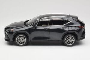 Lexus NX450h+ AZ20 Noir Kyosho 1:18 08968GBK Résine — image 4 sur 8