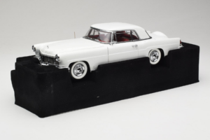 Lincoln Continental Mark II Blanc Road Signature 1:18 20078-P1 Métal