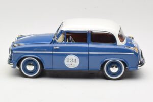 Lloyd Alexander TS #234 Bleu Revell 1:18 08463 Métal — image 4 sur 8