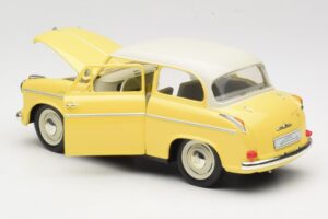 Lloyd Alexander TS Jaune Revell 1:18 08958 Métal — image 5 sur 8