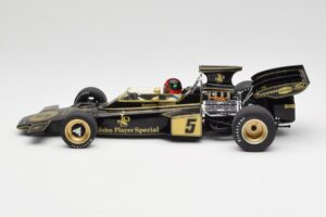 Lotus 72D #5 E. Fittipaldi John Player Special GP Spain 1972 MCG 1:18 MCG18610F Métal — image 5 sur 6