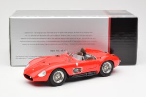 Maserati 300S Rouge CMC 1:18 M-105 Métal — image 6 sur 6
