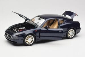 Maserati 3200 GT Noir Bburago 1:18 3371 Métal — image 2 sur 8