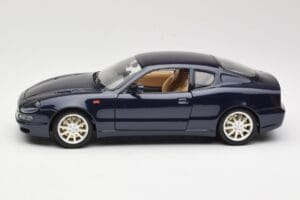 Maserati 3200 GT Noir Bburago 1:18 3371 Métal — image 4 sur 8