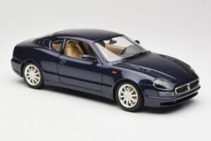 Maserati 3200 GT Noir Bburago 1:18 3371 Métal — image 6 sur 8