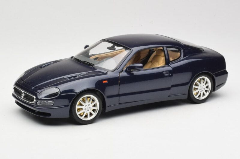 Maserati 3200 GT Noir Bburago 1:18 3371 Métal
