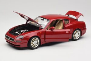 Maserati 3200 GT Rouge Foncé Bburago 1:18 3341-M2 Métal — image 2 sur 8
