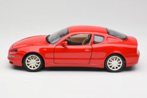 Maserati 3200 GT Rosso Mondiale Bburago 1:18 3341-M1 Métal — image 4 sur 8