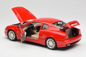 Maserati 3200 GT Rosso Mondiale Bburago 1:18 3341-M1 Métal — image 5 sur 8