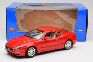 Maserati 3200 GT Rosso Mondiale Bburago 1:18 3341-M1 Métal — image 8 sur 8