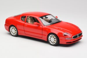 Maserati 3200 GT Rouge Collection Spéciale Bburago 1:18 30071 Métal — image 6 sur 8