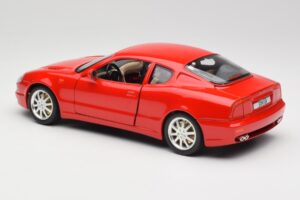 Maserati 3200 GT Rouge Collection Spéciale Bburago 1:18 30071 Métal — image 7 sur 8