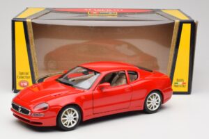 Maserati 3200 GT Rouge Collection Spéciale Bburago 1:18 30071 Métal — image 8 sur 8