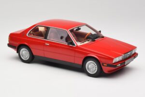 Maserati BiTurbo Coupe Rosso Corsa Minichamps 1:18 107123501 Résine — image 4 sur 6