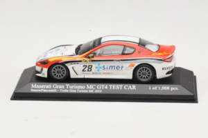 Maserati GranTurismo MC GT4 #28 Smurra / Piancastelli Maserati MC 2010 Minichamps 1:43 400101228 Métal
