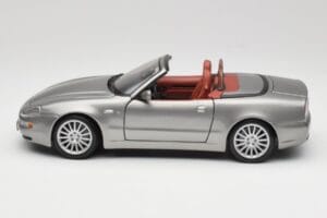 Maserati 4200 GT Spyder Gris Bburago 1:18 18-12019 Métal — image 4 sur 8