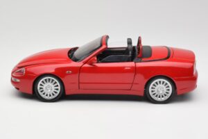 Maserati GT Spyder Rouge Bburago 1:18 34097 Métal — image 4 sur 8