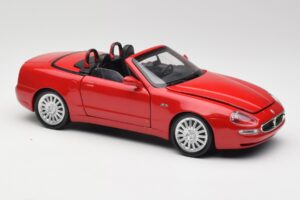 Maserati GT Spyder Rouge Bburago 1:18 34097 Métal — image 6 sur 8