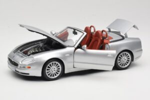 Maserati Spyder Argent Maisto 1:18 31667 Métal — image 2 sur 8