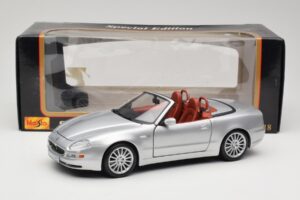Maserati Spyder Argent Maisto 1:18 31667 Métal — image 8 sur 8