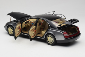 Maybach 57 SWB Caspian Black Himalayas Grey AUTOart 1:18 76151 Métal — image 6 sur 9