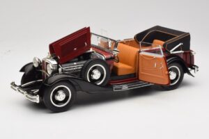 Maybach DS8 Zeppelin Rouge Anson 1:18 30413 Métal — image 2 sur 8