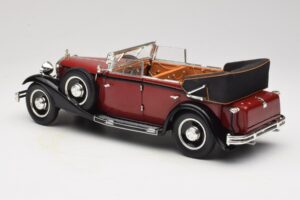 Maybach DS8 Zeppelin Rouge Anson 1:18 30413 Métal — image 7 sur 8