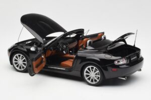 Mazda MX-5 NC Roadster Retractable Hardtop US Spec Noir AUTOart 1:18 75971 Métal — image 7 sur 10