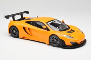 McLaren 12C GT3 Papaya Orange Minichamps 1:18 151121391 Métal — image 4 sur 6