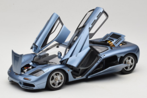 McLaren F1 Bleu LCD 1:18 LCD18014-BU Métal — image 2 sur 8
