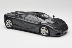 McLaren F1 Carbon Noir Métallique Minichamps 1:18 530133420 Métal — image 6 sur 8