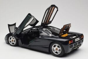 McLaren F1 Dark Blue Metallic Minichamps 1:12 530133128 Métal — image 6 sur 9