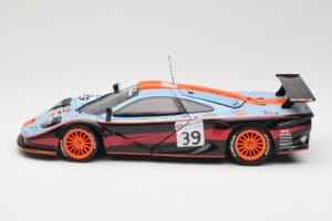 McLaren F1 GTR #39 Gulf R. Bellm / A. Gilbert / M. Sekiya 24 Hours of Le Mans 1997 UT Models 1:18 39725 Métal — image 4 sur 8