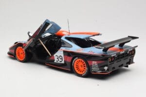 McLaren F1 GTR #39 Gulf R. Bellm / A. Gilbert / M. Sekiya 24 Hours of Le Mans 1997 UT Models 1:18 39725 Métal — image 5 sur 8