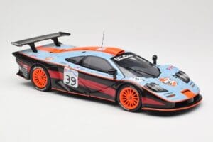 McLaren F1 GTR #39 Gulf R. Bellm / A. Gilbert / M. Sekiya 24 Hours of Le Mans 1997 UT Models 1:18 39725 Métal — image 6 sur 8