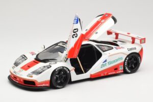 McLaren F1 GTR GT1 #30 West Competition J. Nielsen 1996 UT Models 1:18 39624 Métal — image 2 sur 8
