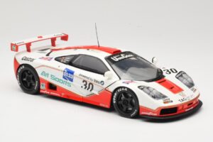 McLaren F1 GTR GT1 #30 West Competition J. Nielsen 1996 UT Models 1:18 39624 Métal — image 6 sur 8