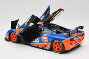 McLaren F1 GTR Gulf Racing #33 S. Bellm / A. Weaver / J. Lehto 24 Hours of Le Mans 1996 Minichamps 1:18 530133633 Métal — image 5 sur 8