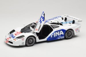 McLaren F1 GTR #9 P. Kox / R. Ravaglia FIA GT Championship 1997 UT Models 1:18 39711 Métal — image 2 sur 8