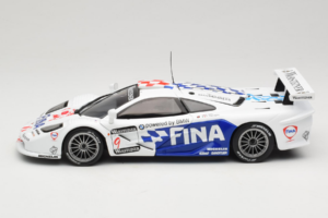 McLaren F1 GTR #9 P. Kox / R. Ravaglia FIA GT Championship 1997 UT Models 1:18 39711 Métal — image 4 sur 8