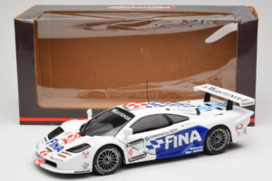 McLaren F1 GTR #9 P. Kox / R. Ravaglia FIA GT Championship 1997 UT Models 1:18 39711 Métal — image 8 sur 8