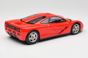 McLaren F1 Magma Rouge Minichamps 1:18 530133422 Métal — image 3 sur 8