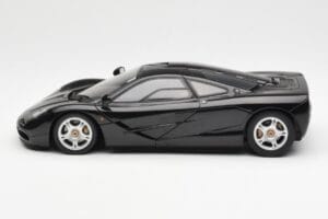McLaren F1 Road Car Noir AUTOart 1:18 76002 Métal — image 4 sur 8