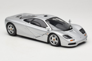 McLaren F1 Argent UT Models 1:18 530133180 Métal — image 6 sur 8
