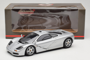 McLaren F1 Argent UT Models 1:18 530133180 Métal — image 8 sur 8