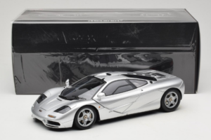 McLaren F1 Argent LCD 1:18 LCD18014-SI Métal — image 8 sur 8